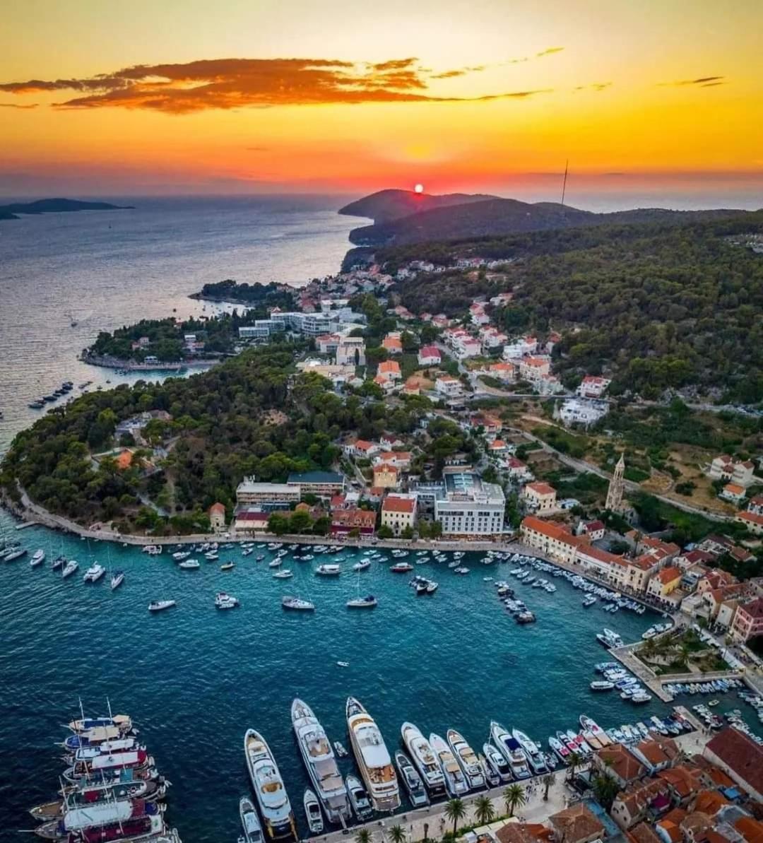 Apartments Luci Hvar Town Habitación foto